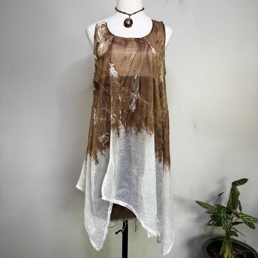 Women's Brown & White Sleeveless Layered Tunic Blouse